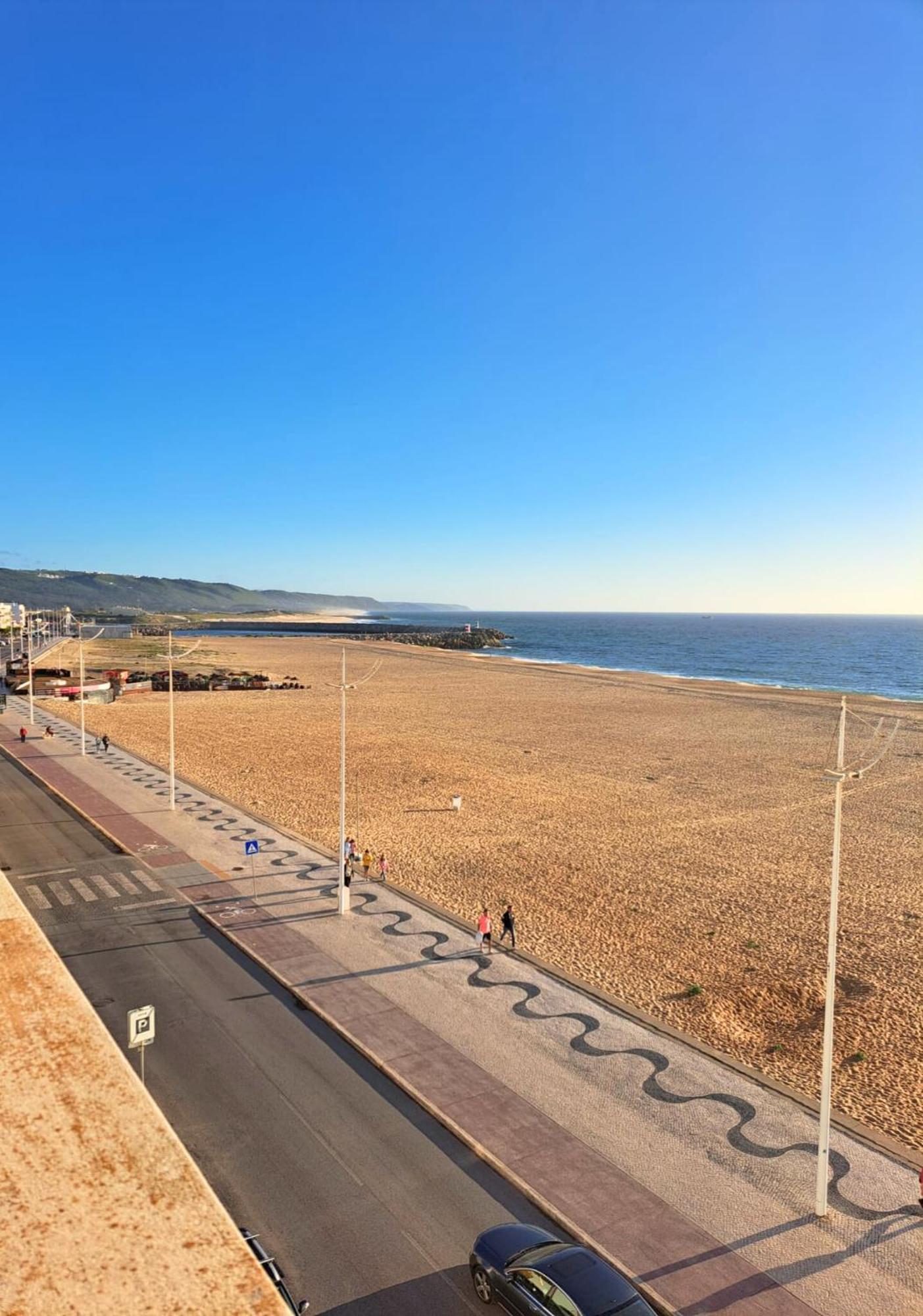 Sunset Terrace - Beachfront Apartment With Private Parking Nazare Luaran gambar